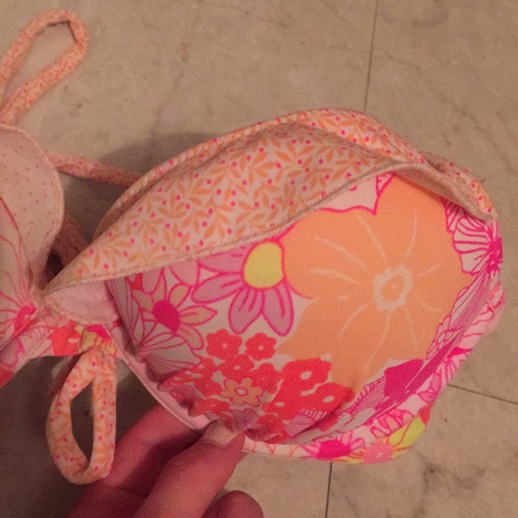 Victoria secret Bathing suit top - Picture 2 of 4